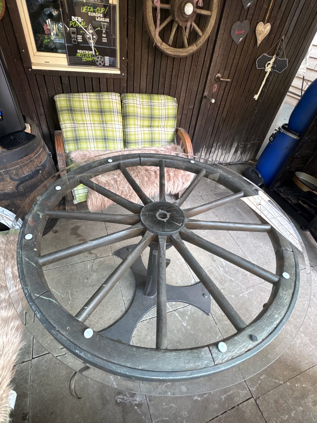 Customer photo review of Glasplatte Tisch Sicherheitsglas für Esstisch, Gartentisch, Weinfass - Rund