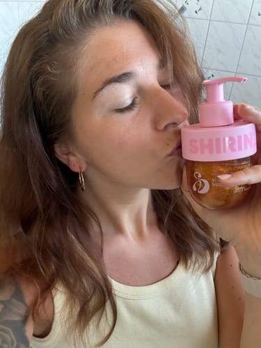 Customer photo review of Shimmering Body Oil Glazed Strawberry Butter Cream