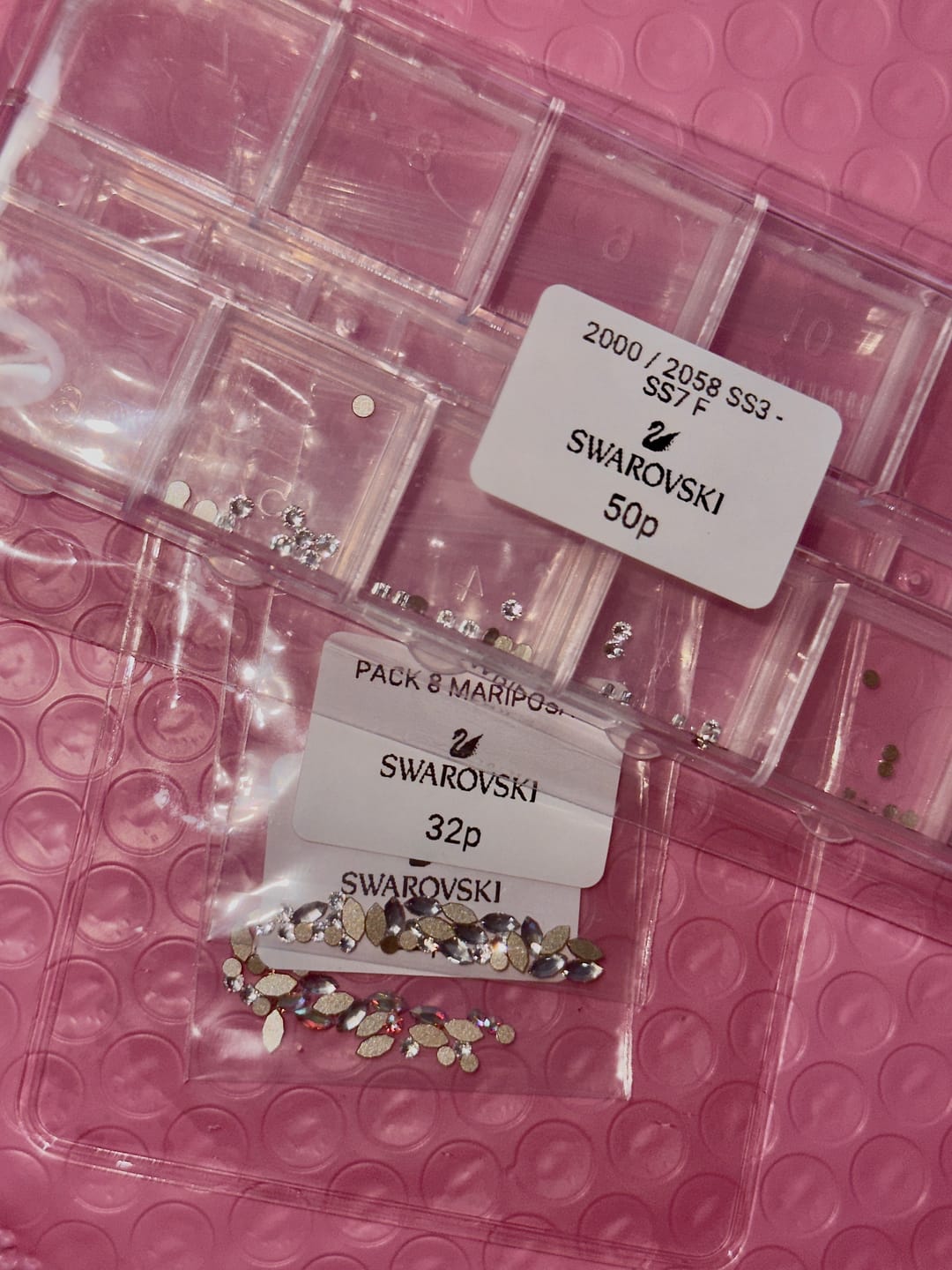 Customer photo review of Pack de 8 diseños de mariposa de gemas dentales Navette SWAROVSKI® - Crystal/Crystal AB