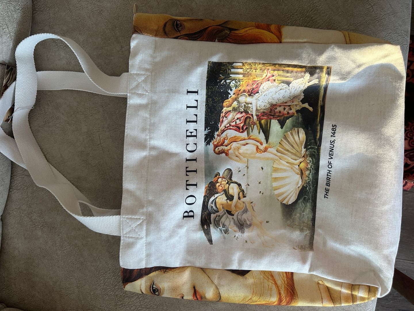 Customer photo review of The Birth of Venus Omuz Çantası