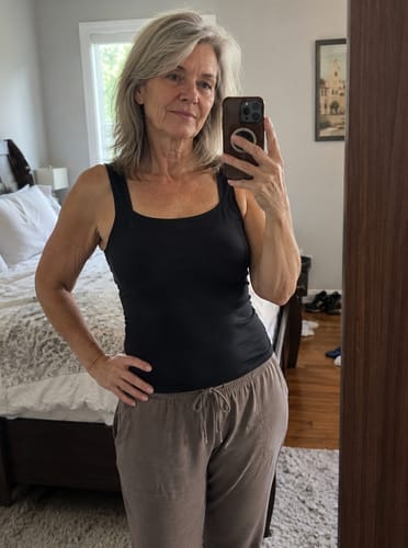 Customer photo review of Sofuna's Built In Comfort Bra Tanktop