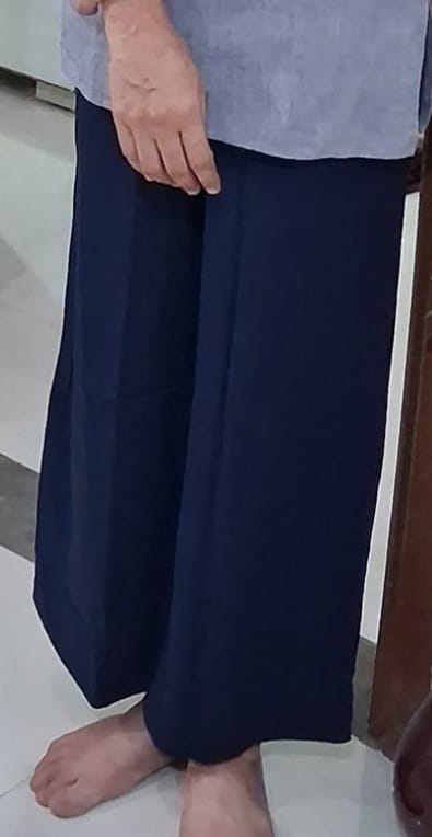 Customer photo review of Women Navy Blue Viscose Palazzo Pant