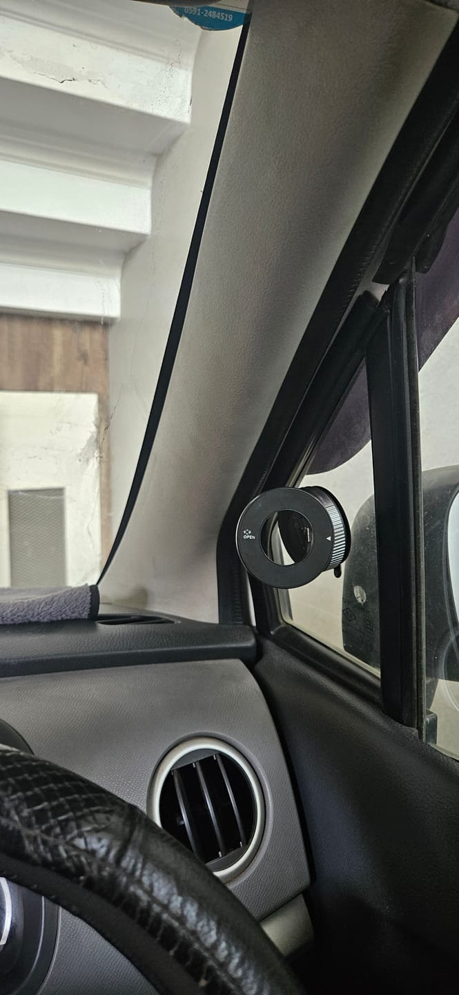 Customer photo review of 360° MagPro Magnetic Phone Holder by Casence