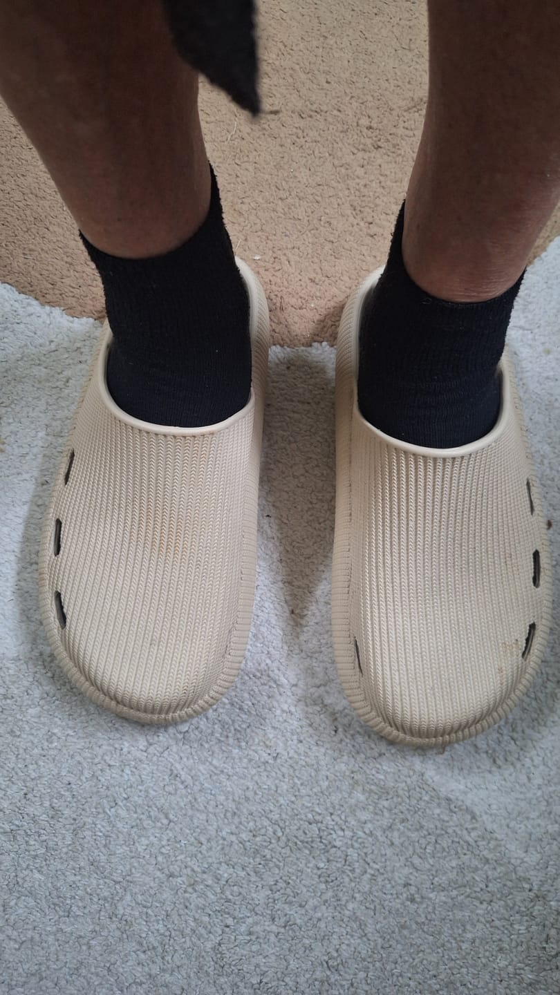 Customer photo review of HappyClogs Strapless