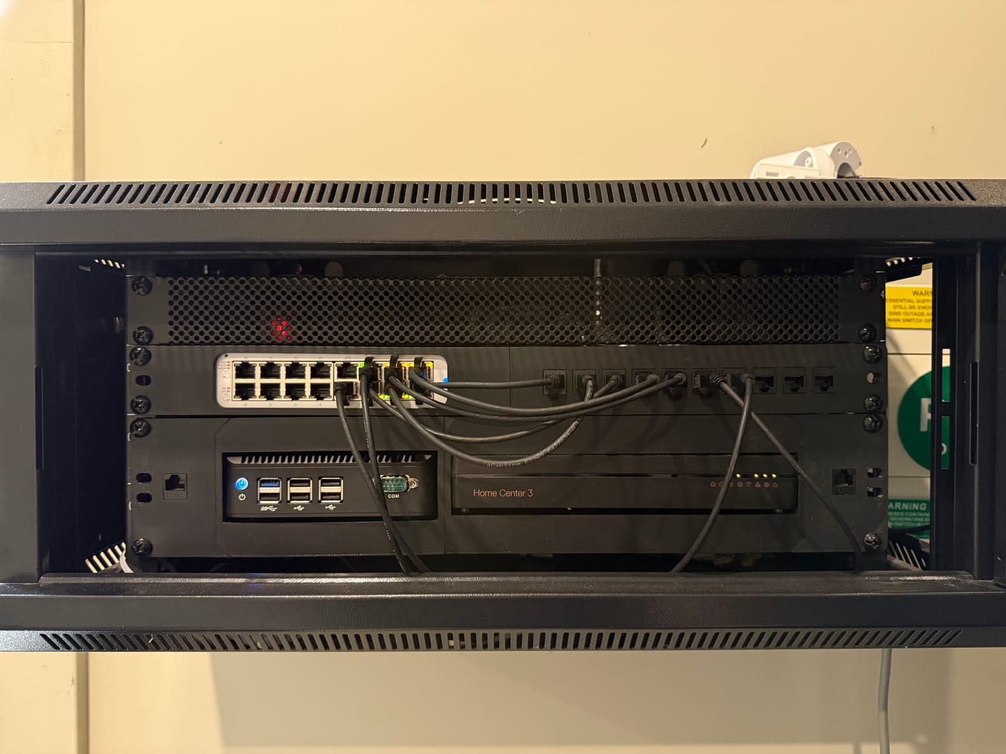 Customer photo review of Ubiquiti Unifi Switch Lite 16 PoE (USW-LITE-16-POE) Rack Mount (Modular)