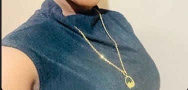 Customer photo review of Gold Era Necklace