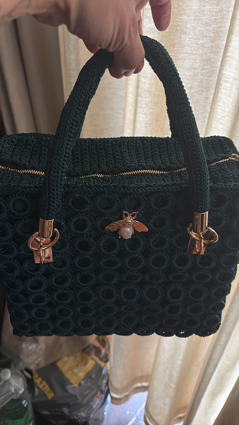 Customer photo review of CrochetPark™ Garden Bee Crochet Bag Kit