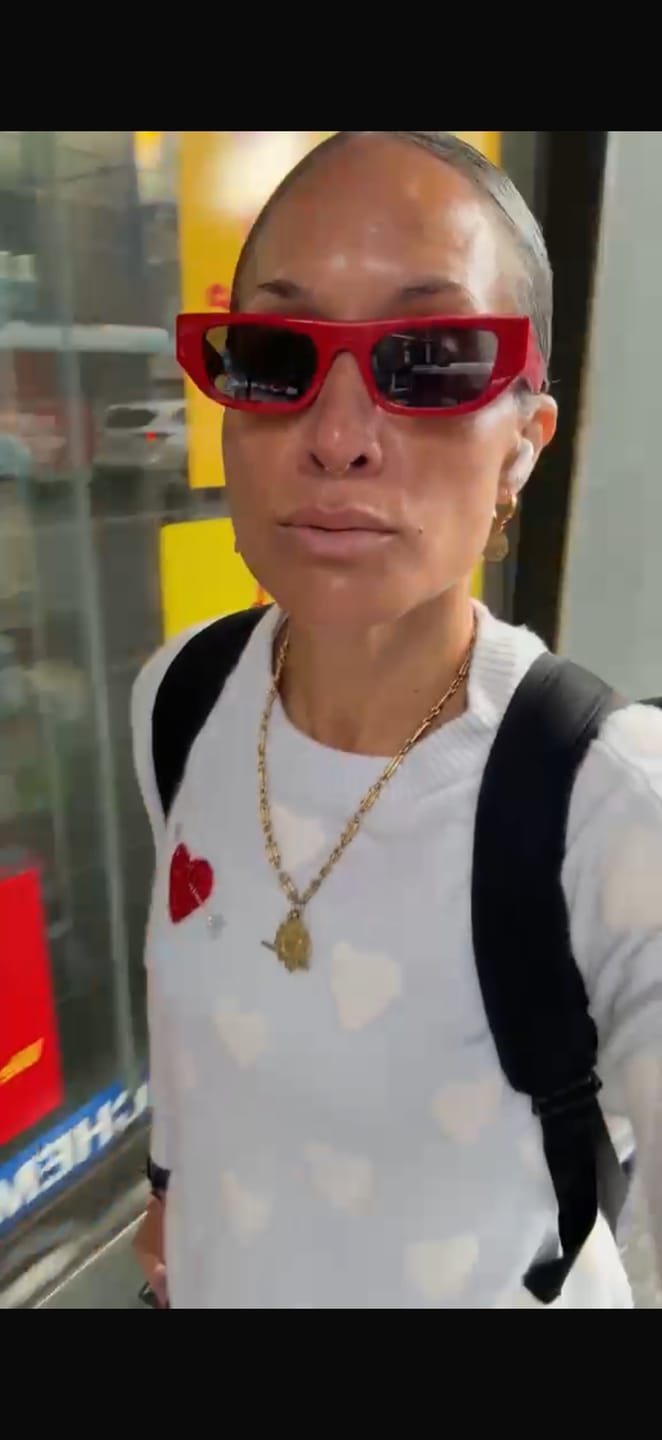 Customer photo review of DOSTYK AVENUE  - Red