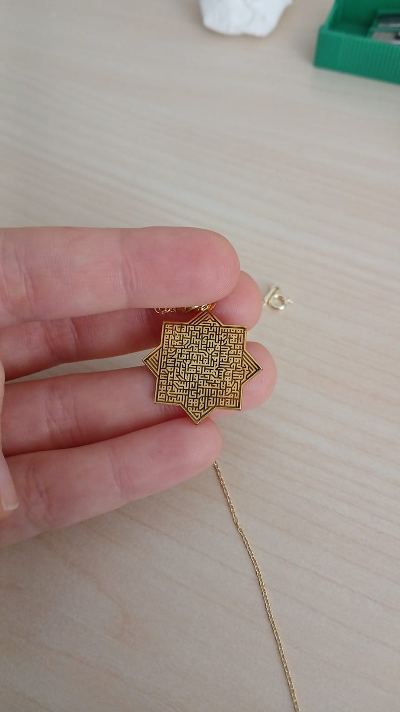 Customer photo review of Ayetel Kürsi Kufi Hat Selçuklu Yıldızı Gümüş Kolye