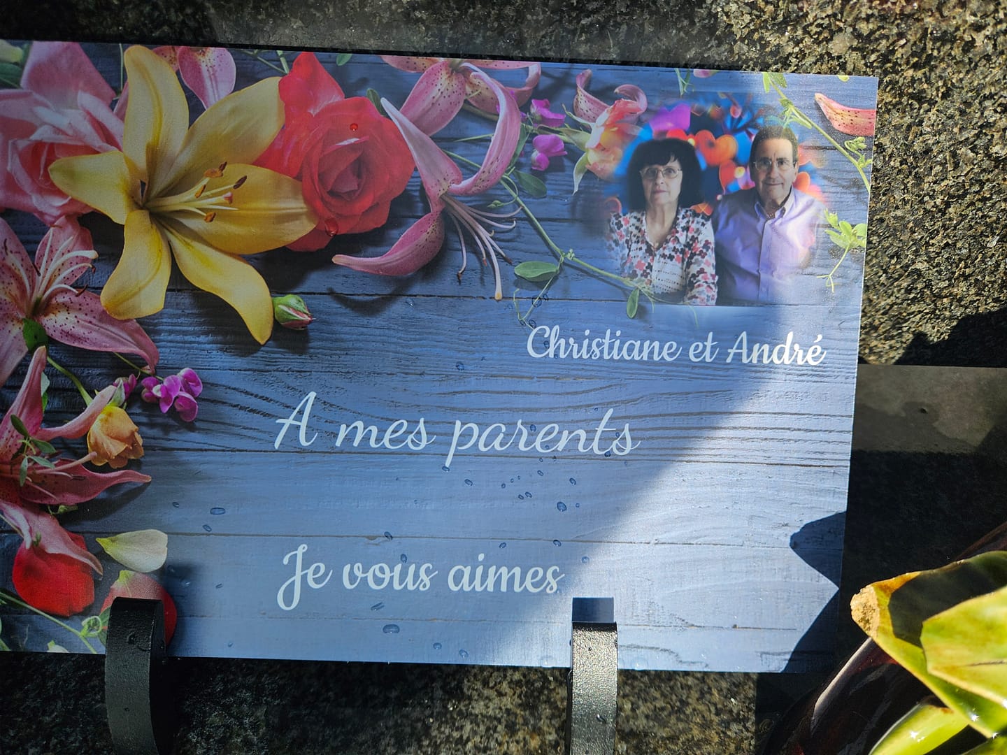 Customer photo review of Plaque Funéraire Fleurie