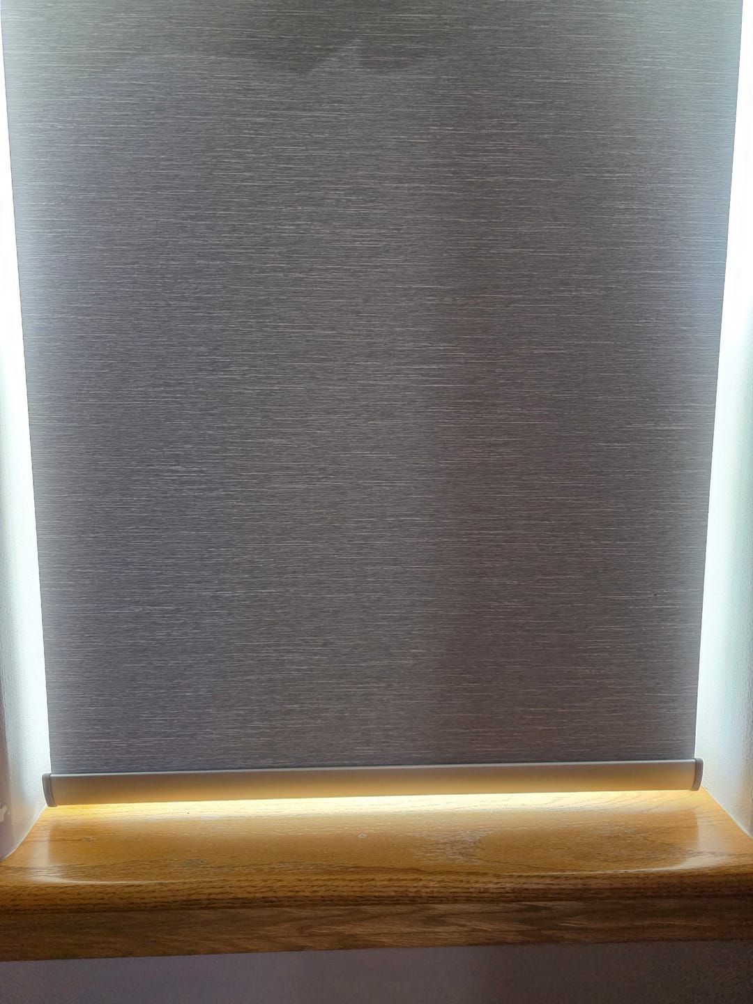 Customer photo review of SmartWings Motorized Roller Shades 100% Blackout Essential