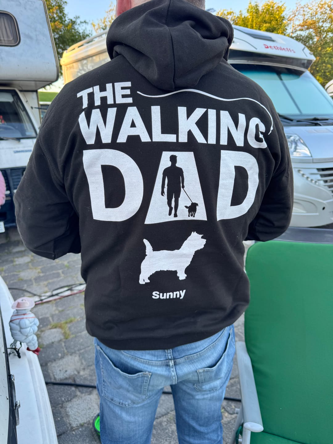Customer photo review of Personalisierter Hoodie - The Walking Dad