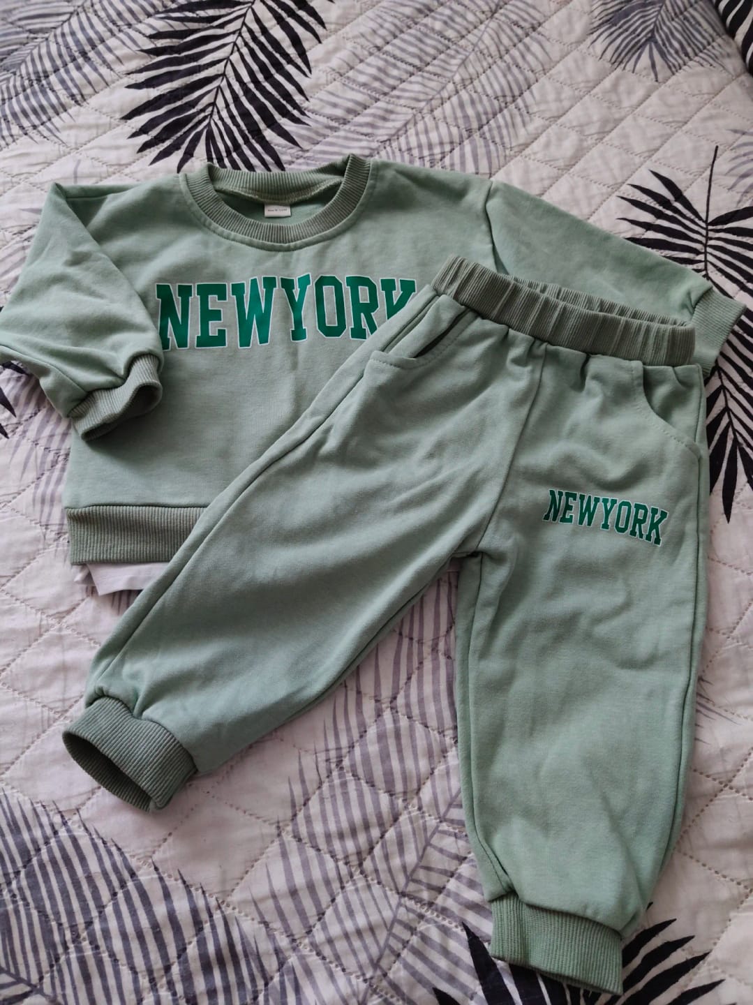 Customer photo review of New York Print Jogger Set