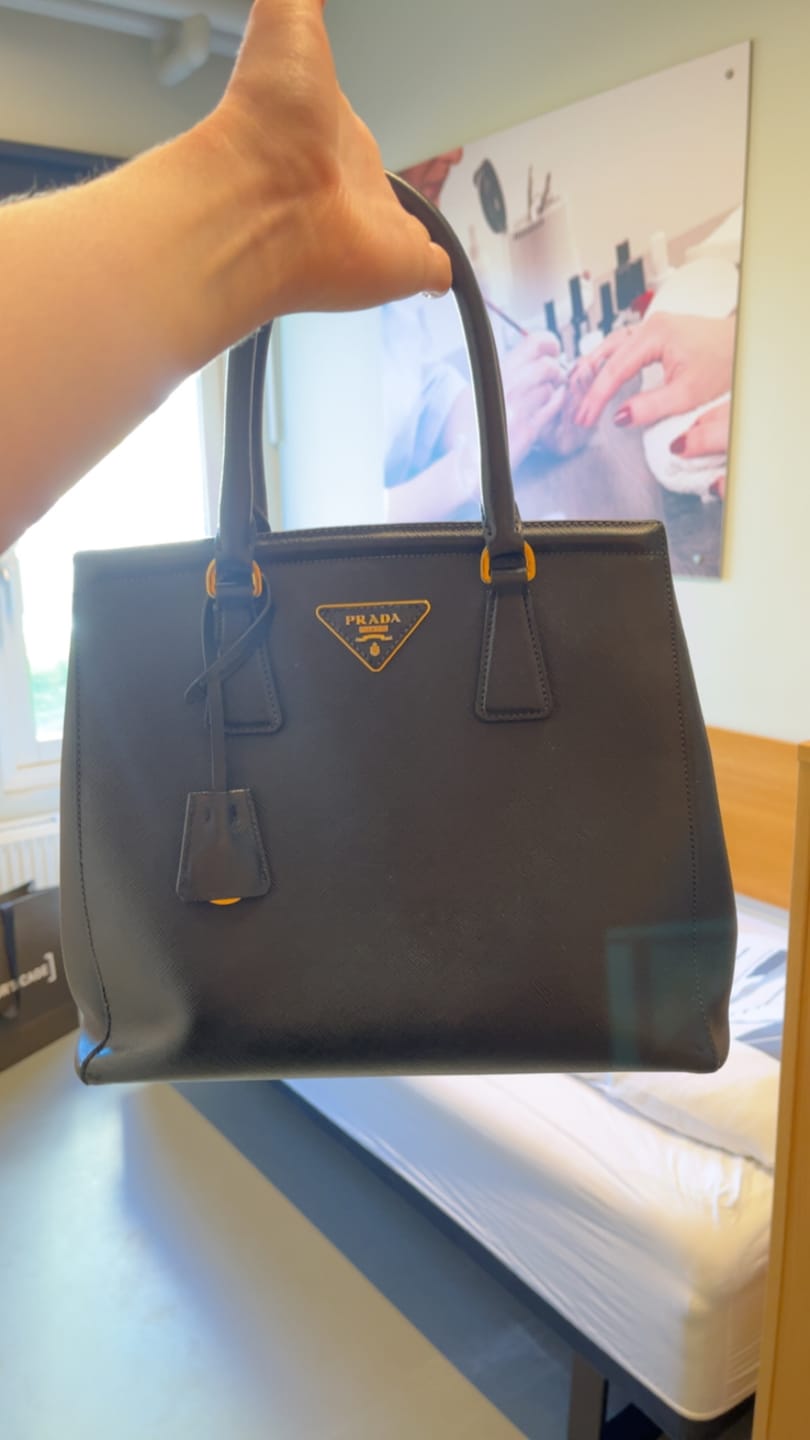 Customer photo review of Hand Bag