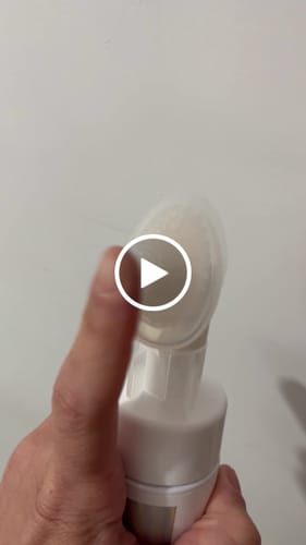 Customer video review of ESPUMA DE LIMPEZA FACIAL VEKKA 100ML
