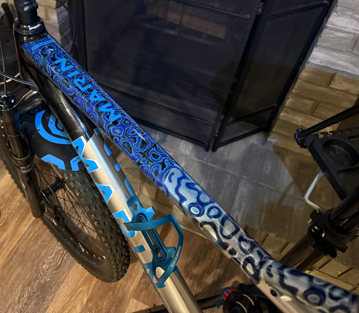Customer photo review of Snake Charmer Frame Keeper