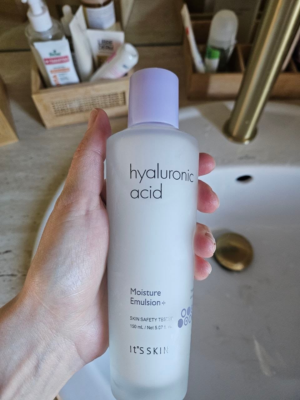 Customer photo review of Mitrinoša sejas emulsija It's Skin Hyaluronic Acid Moisture Emulsion+