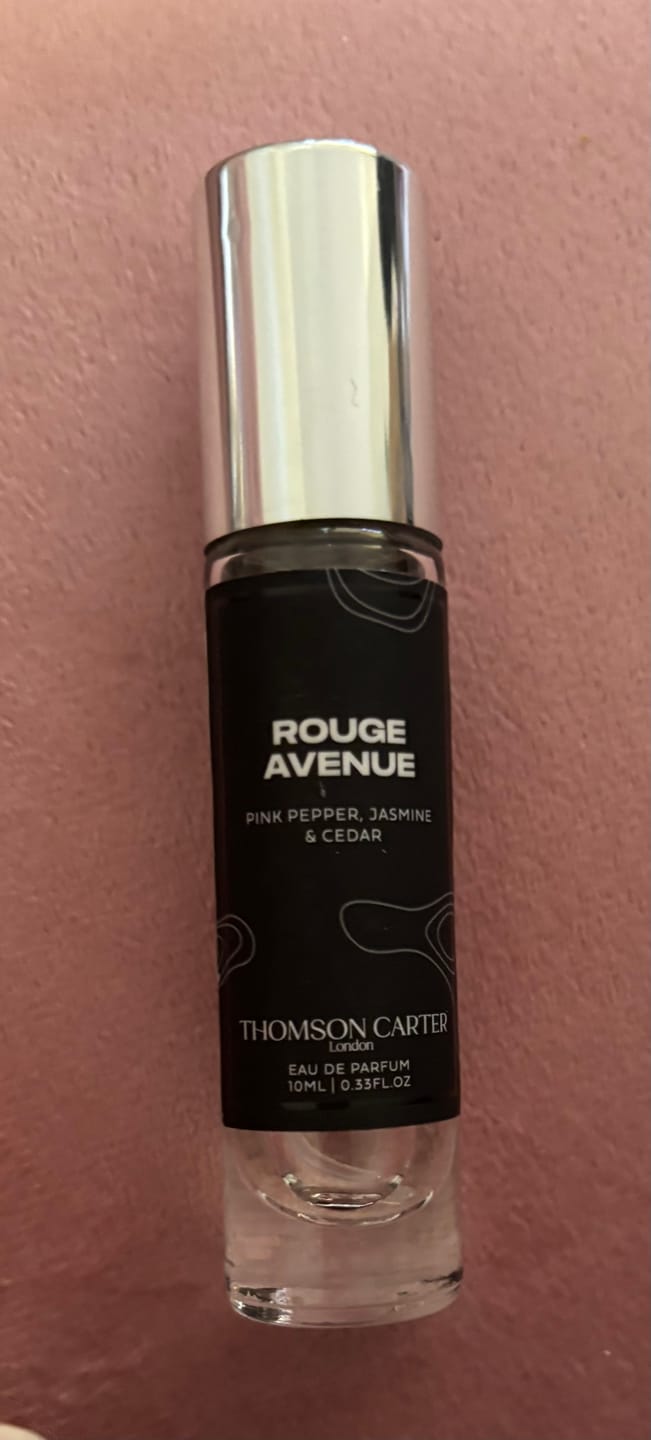 Customer photo review of Rouge Avenue | Eau de Parfum