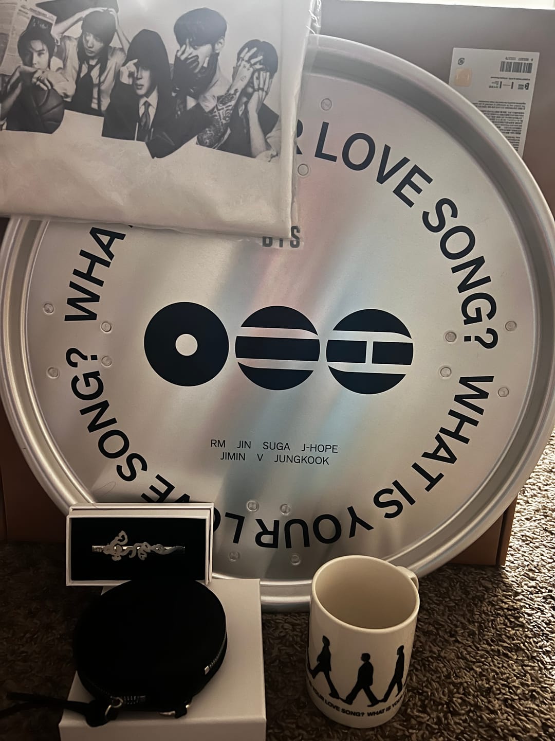 Customer photo review of BTS - ARIRANG OFFICIAL MD TABLE