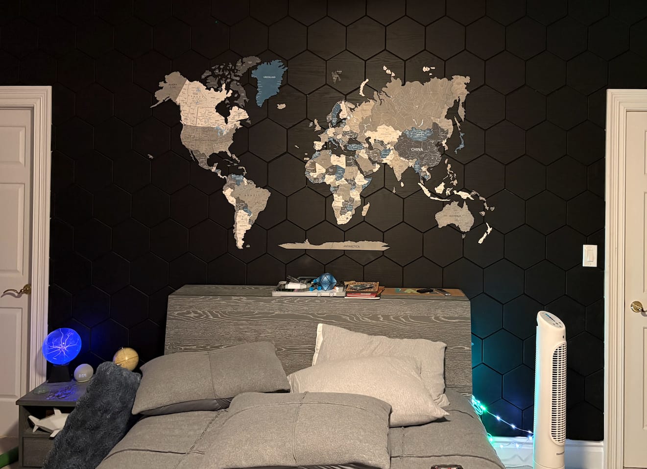 Customer photo review of 3D Wooden World Map - Nordique