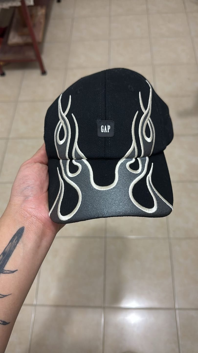 Customer photo review of Yeezy Flame Gap Cap G5
