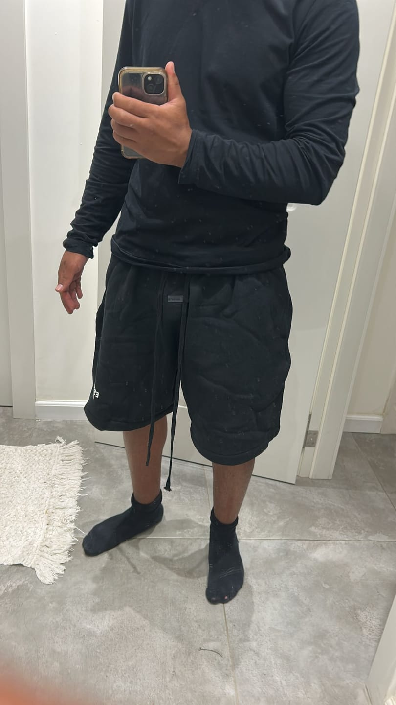Customer photo review of ESSENTIALS | מכנס קצר לבן