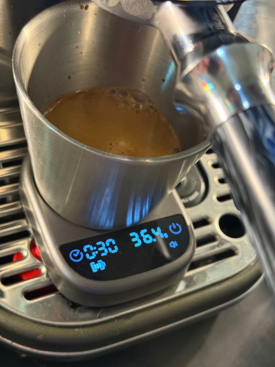 Customer photo review of LAYBIRD MagAttach Coffee Scale