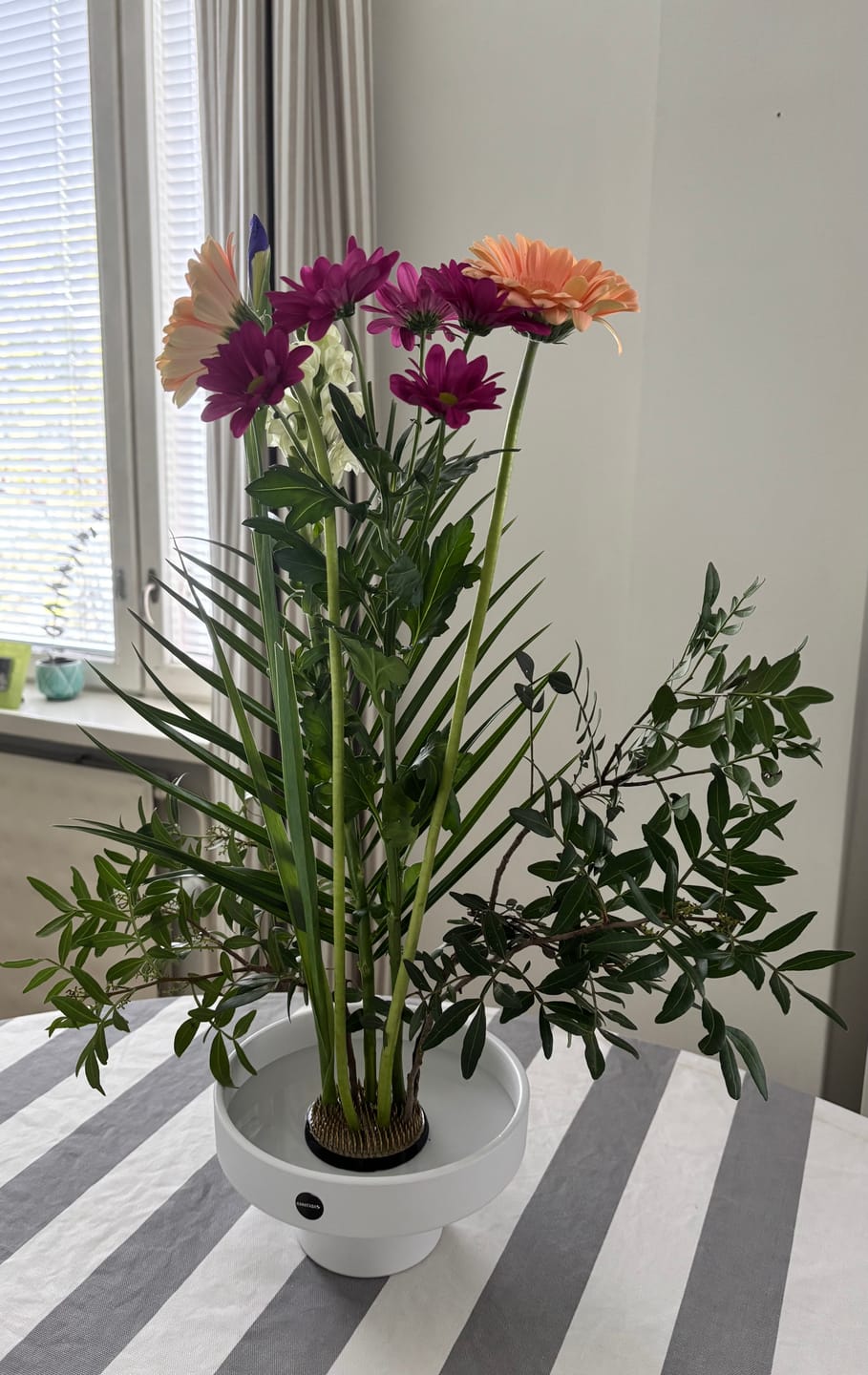Customer photo review of Ceramic Ikebana Flower Vase – Polar White