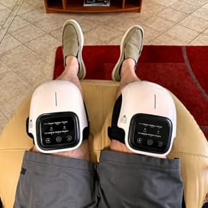 Customer photo review of ElectroPulse™ Masajeador de Rodilla con Triple Terapia