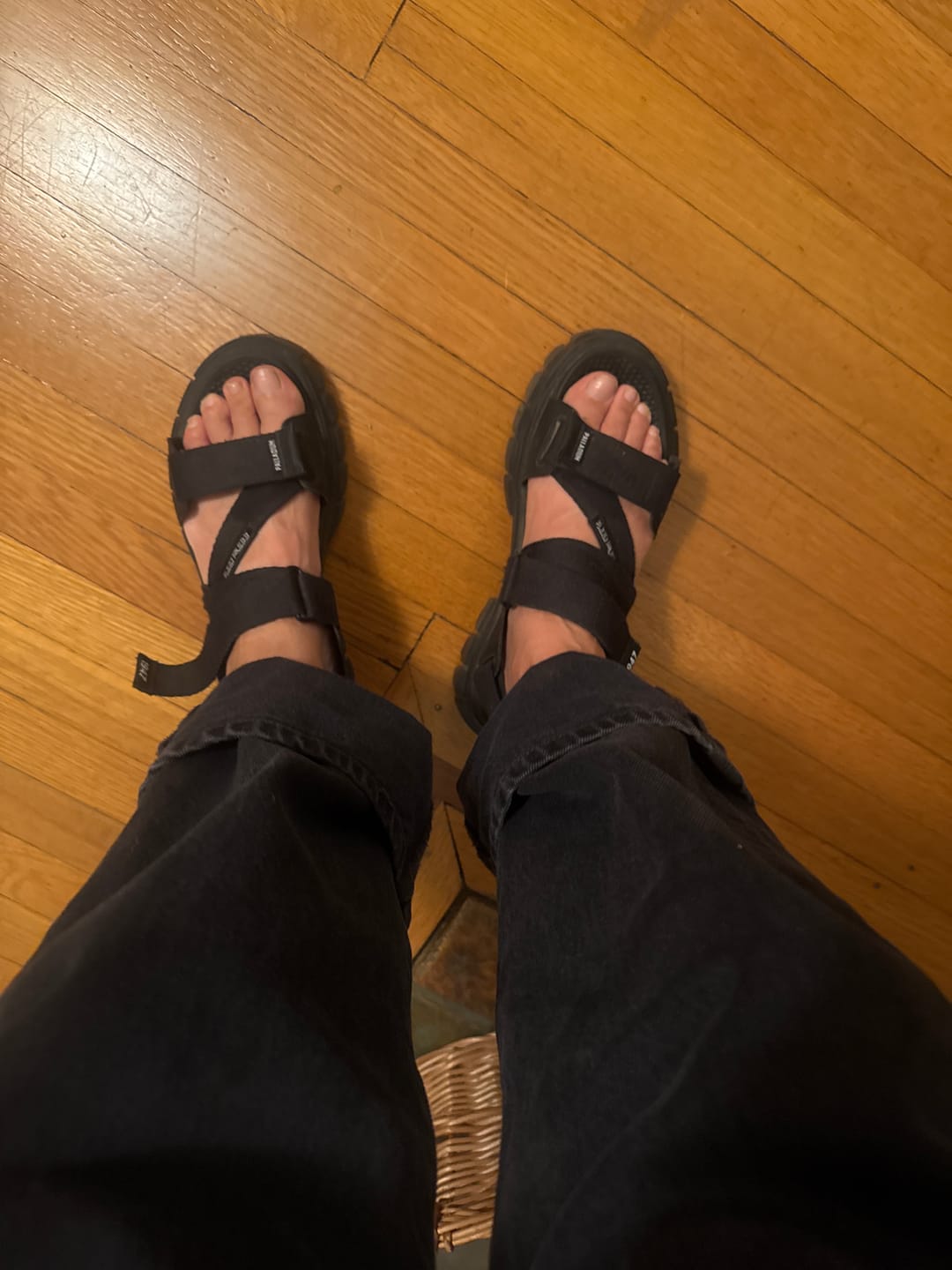 Customer photo review of 98578-008-M | REVOLT SANDAL MONO | BLACK