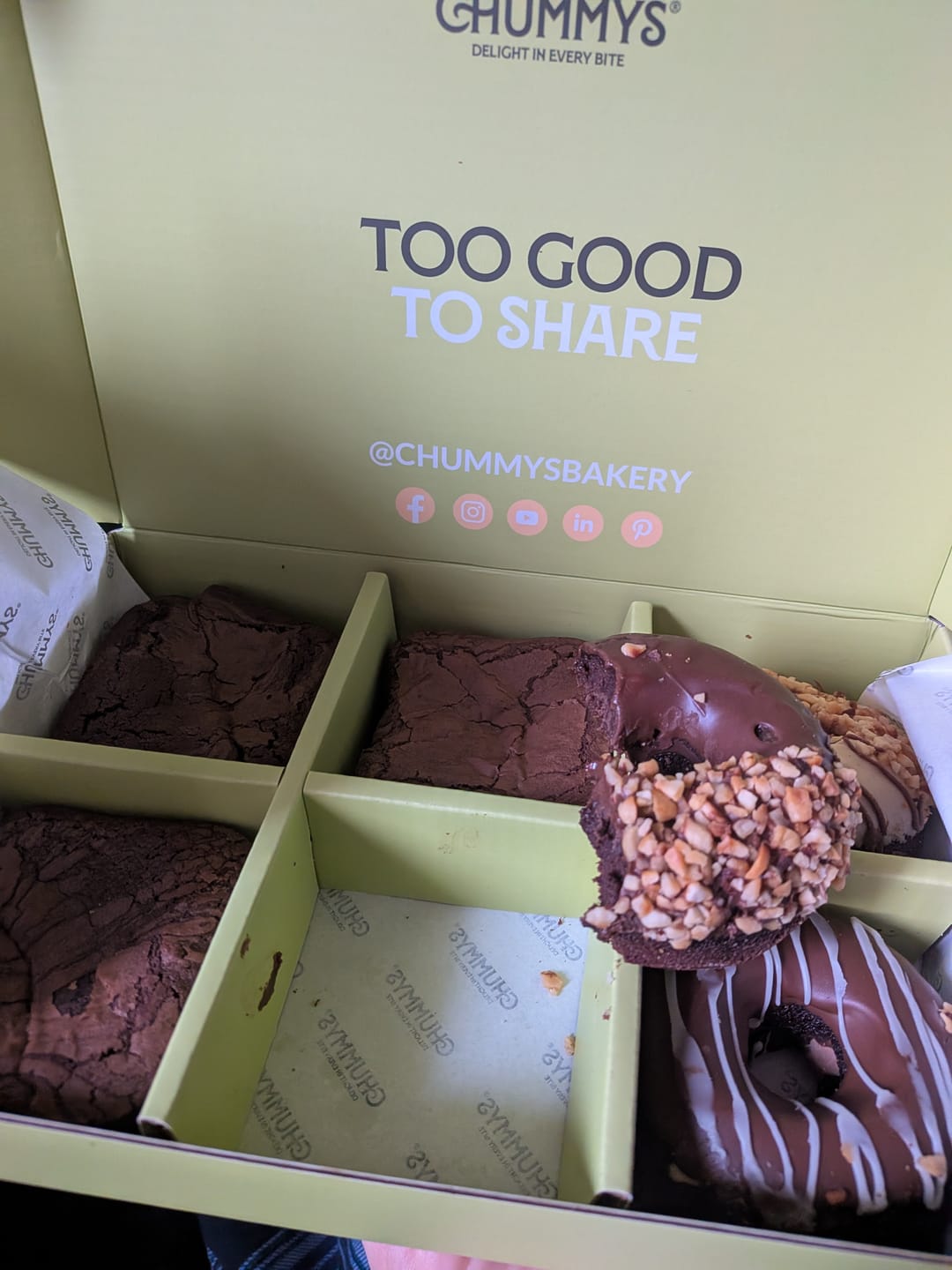 Customer photo review of Classic Brownie Box Delivery - Perfect for Gifting