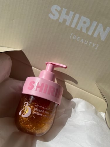 Customer photo review of Shimmering Body Oil Glazed Strawberry Butter Cream