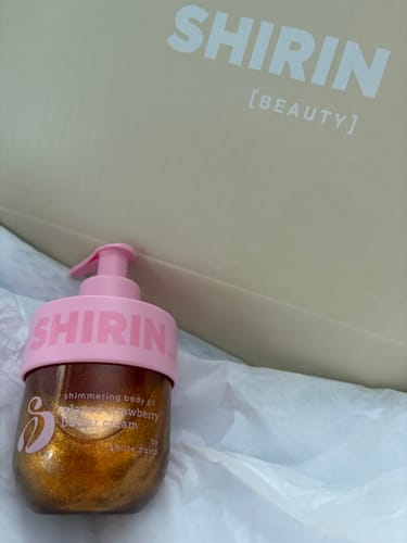 Customer photo review of Shimmering Body Oil Glazed Strawberry Butter Cream