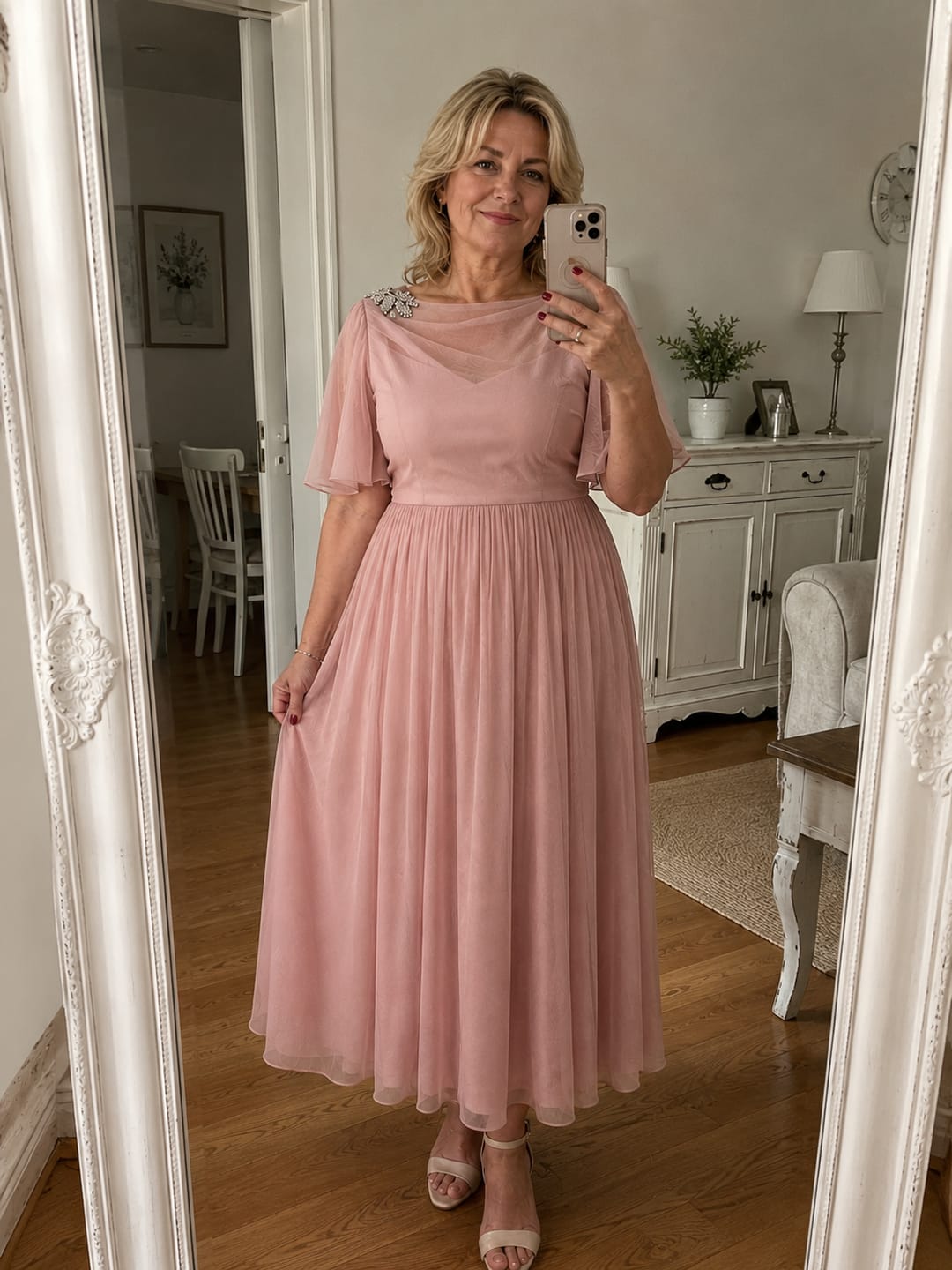 Customer photo review of Yeese Plus Size Women's Chiffon Dress