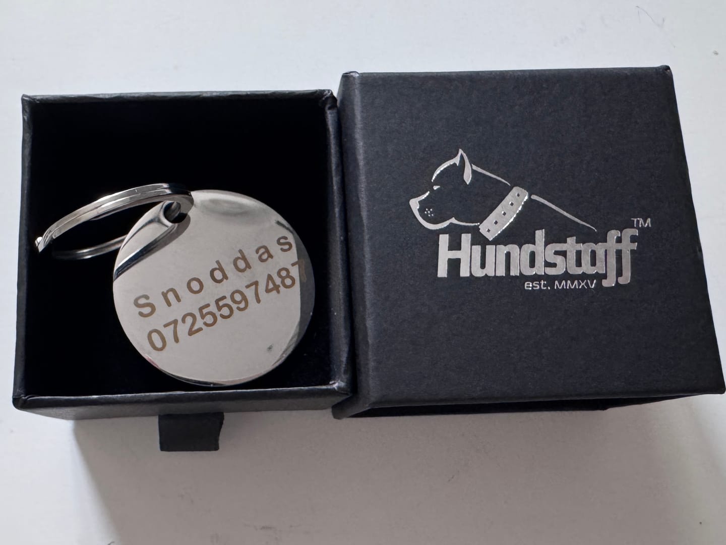 Customer photo review of Namnbricka hund - ID tags