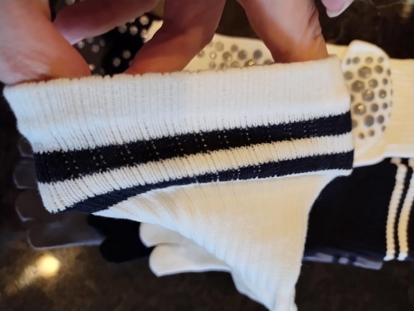 Customer photo review of Silix™ Standard Grip Socks - （3pcs）Grip harder. Stretch easier. Feel grounded.