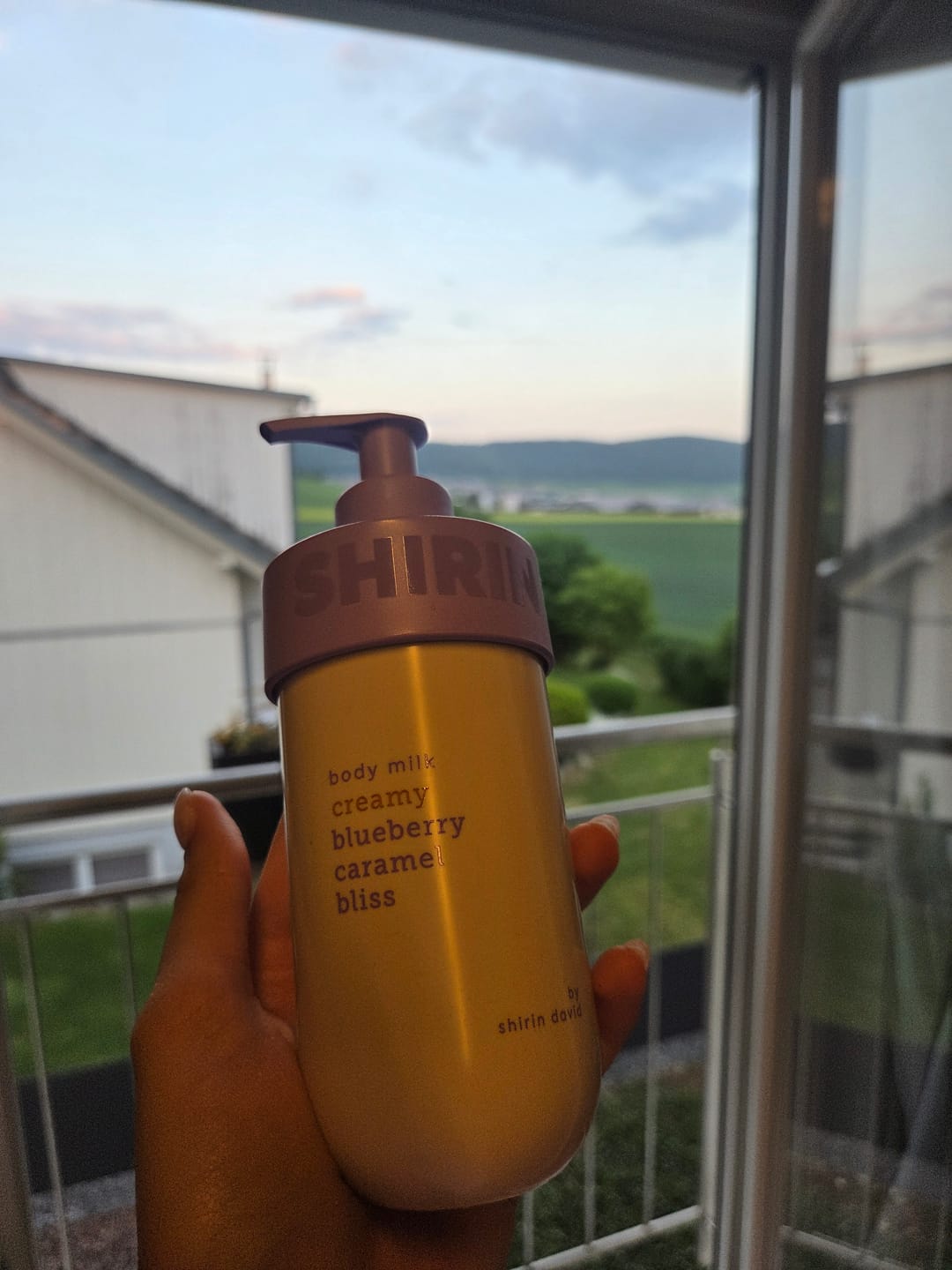 Customer photo review of Body Milk Creamy Blueberry Caramel Bliss
