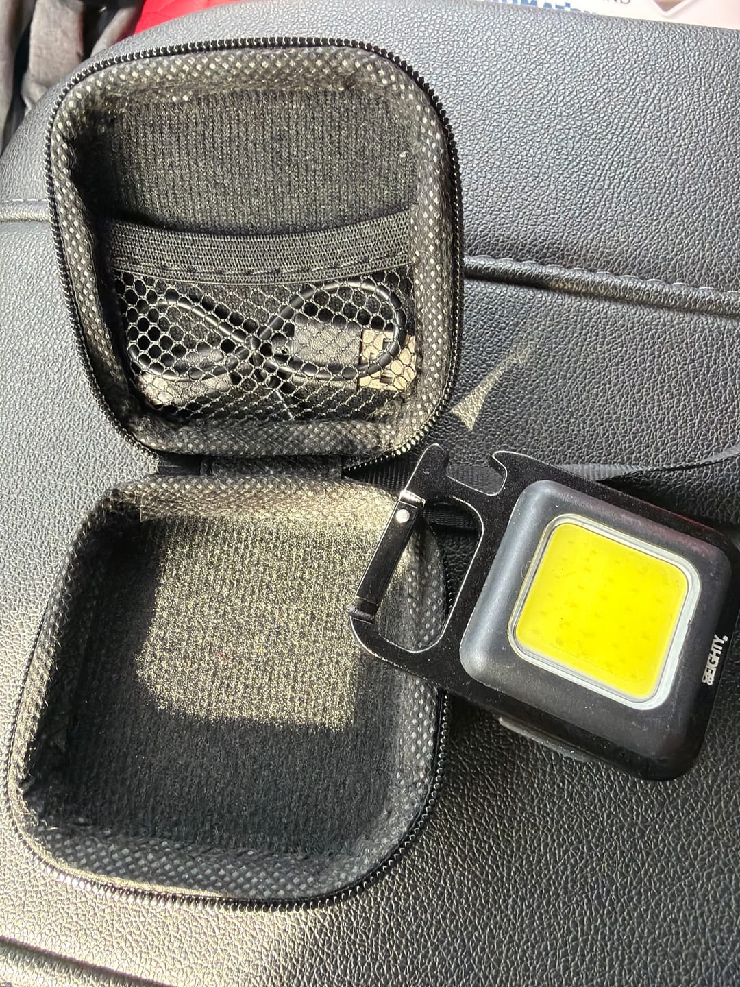 Customer photo review of 80Eighty® Mini 3-1 Flashlight Keychain