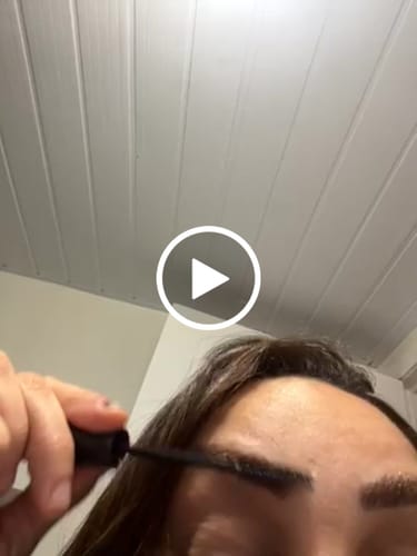 Customer video review of GEL DE SOBRANCELHA UP BROW 8G