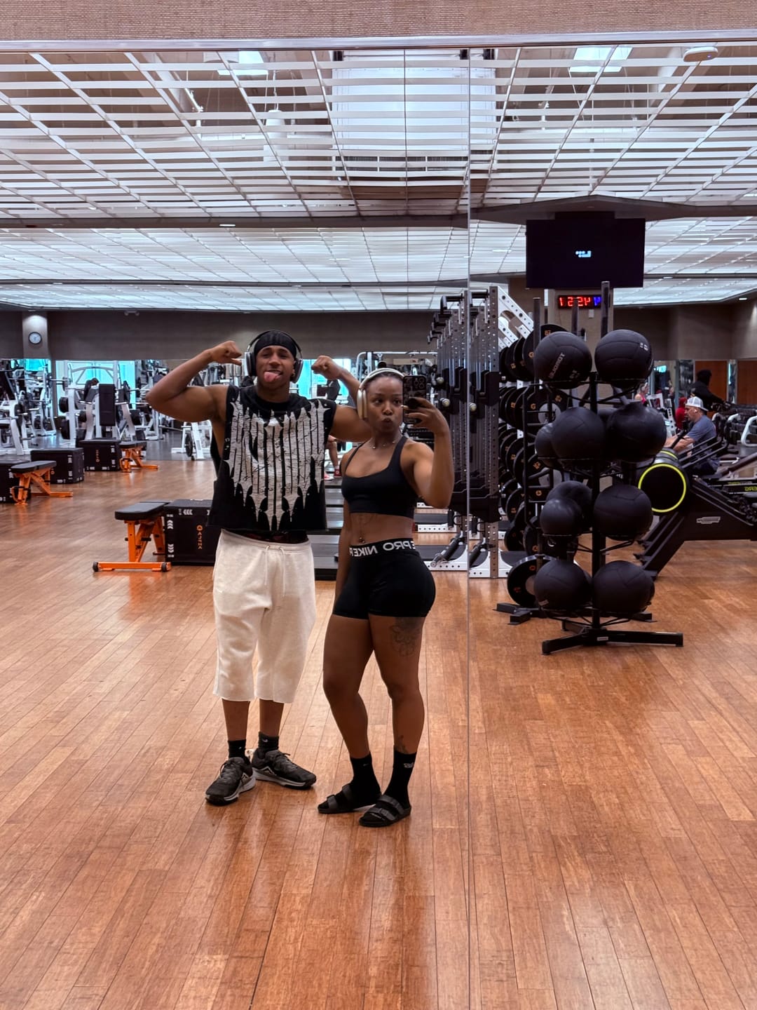 Customer photo review of 3021 - Revenge Crop Cut-Offs