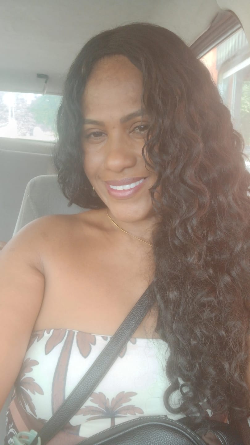 Customer photo review of Peruca Portia Castanho Escuro Cacheada