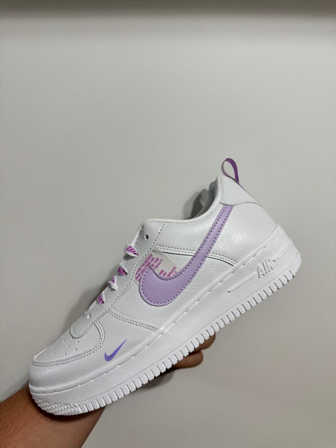 Customer photo review of Tenis 275 Blanco Lila