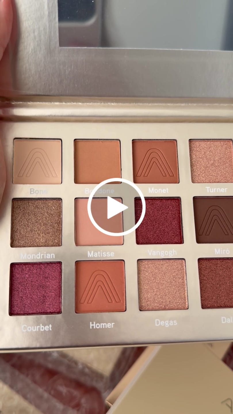 Customer video review of PALETA DE SOMBRAS 18 TONOS ART DECO