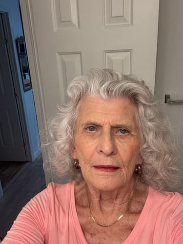 Customer photo review of Color Changing 4 in 1 Foundation