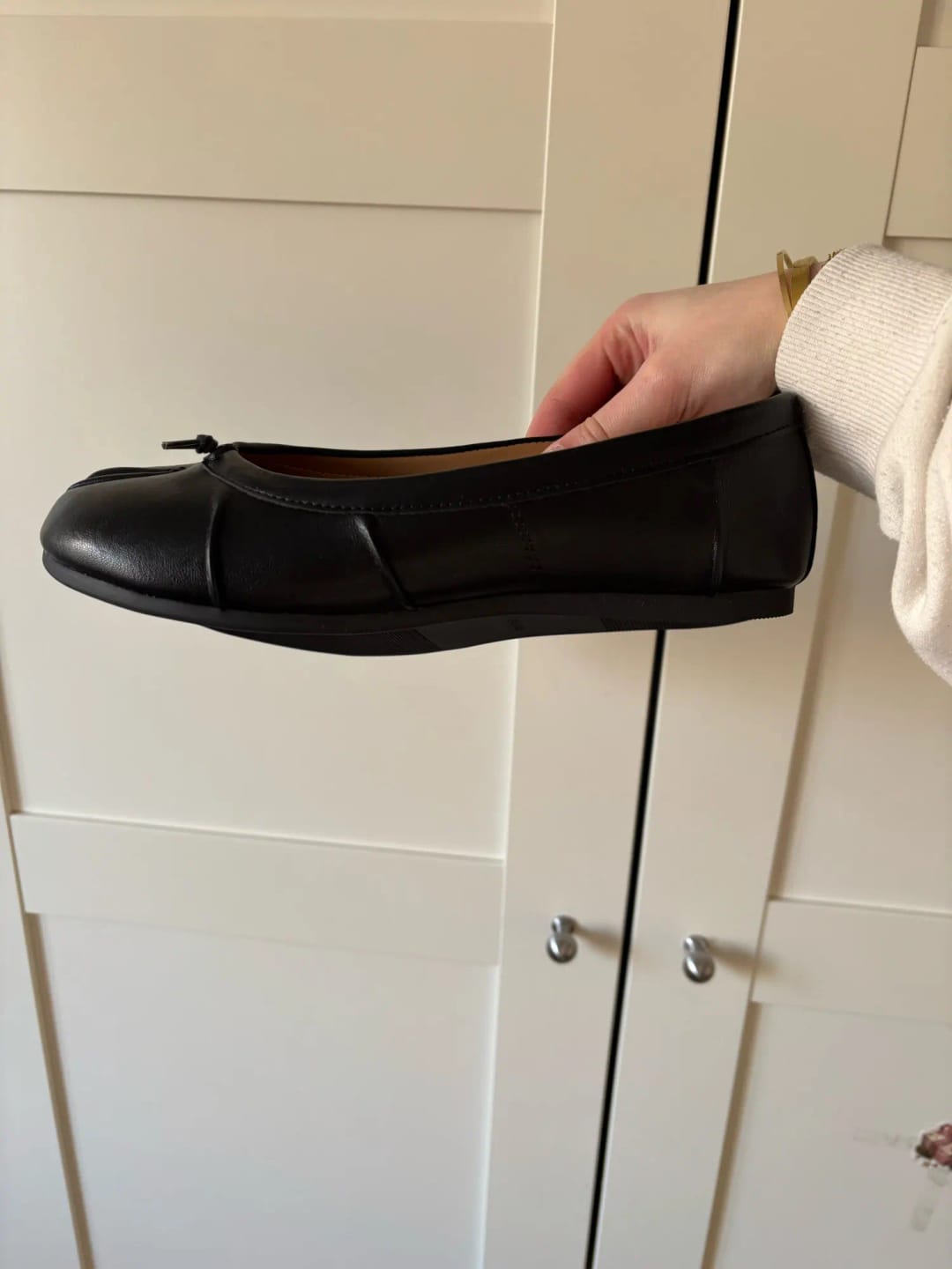 Customer photo review of Kaira Split-Toe Leather Mules