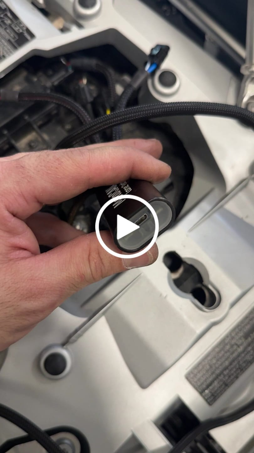 Customer video review of MotoCAN® – Motorcycle Accessories Manager
