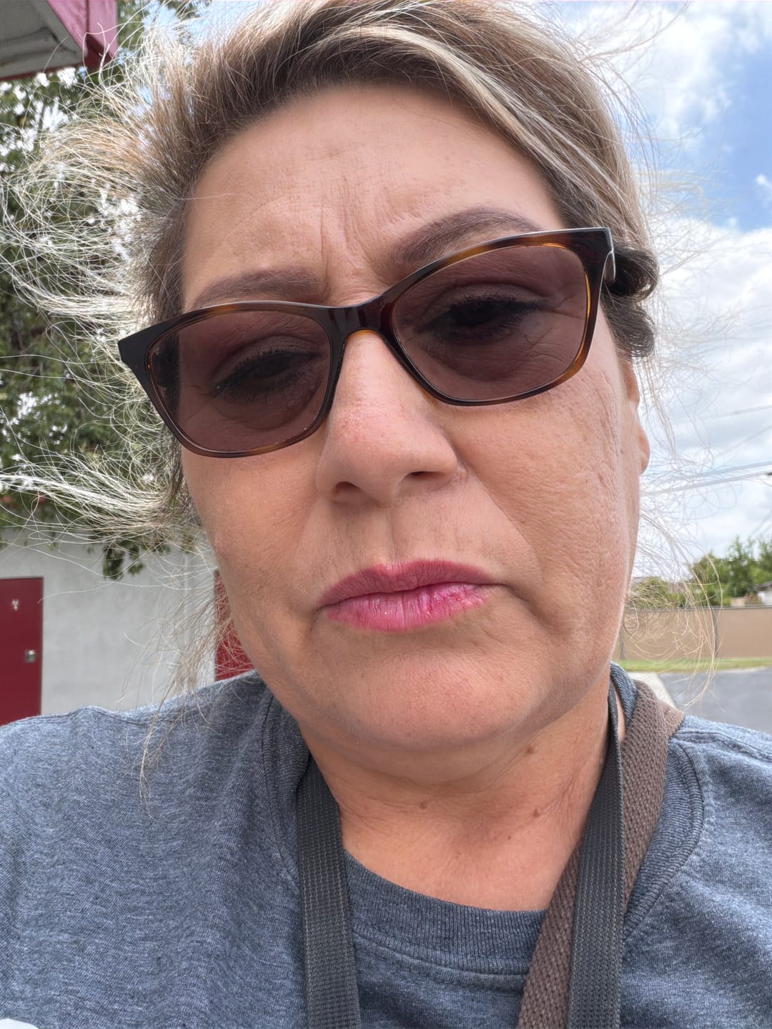 Customer photo review of Areliaa Signature Lipstick