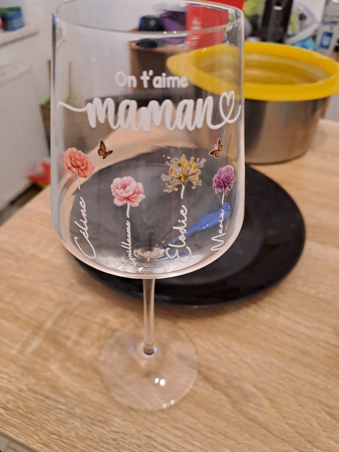 Customer photo review of Le jardin de Mamie - Verre à vin personnalisé avec fleurs de naissance pour Maman et Mamie