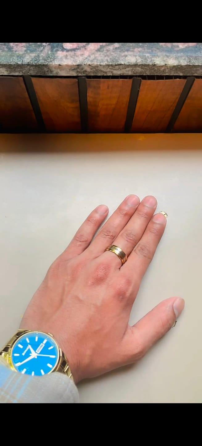 Customer photo review of Splendid Dual Tone Band Ring