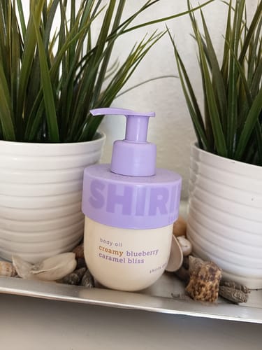 Customer photo review of Body Oil Creamy Blueberry Caramel Bliss